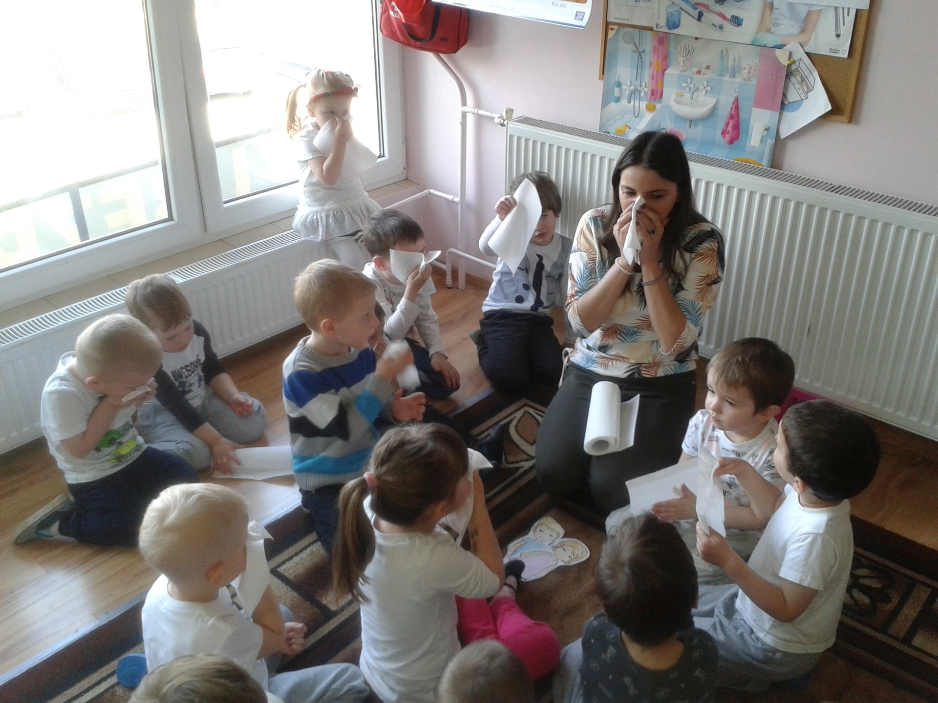 DZIEŃ BIAŁY - Walka z mikrobami w posprzątanej sali (10)