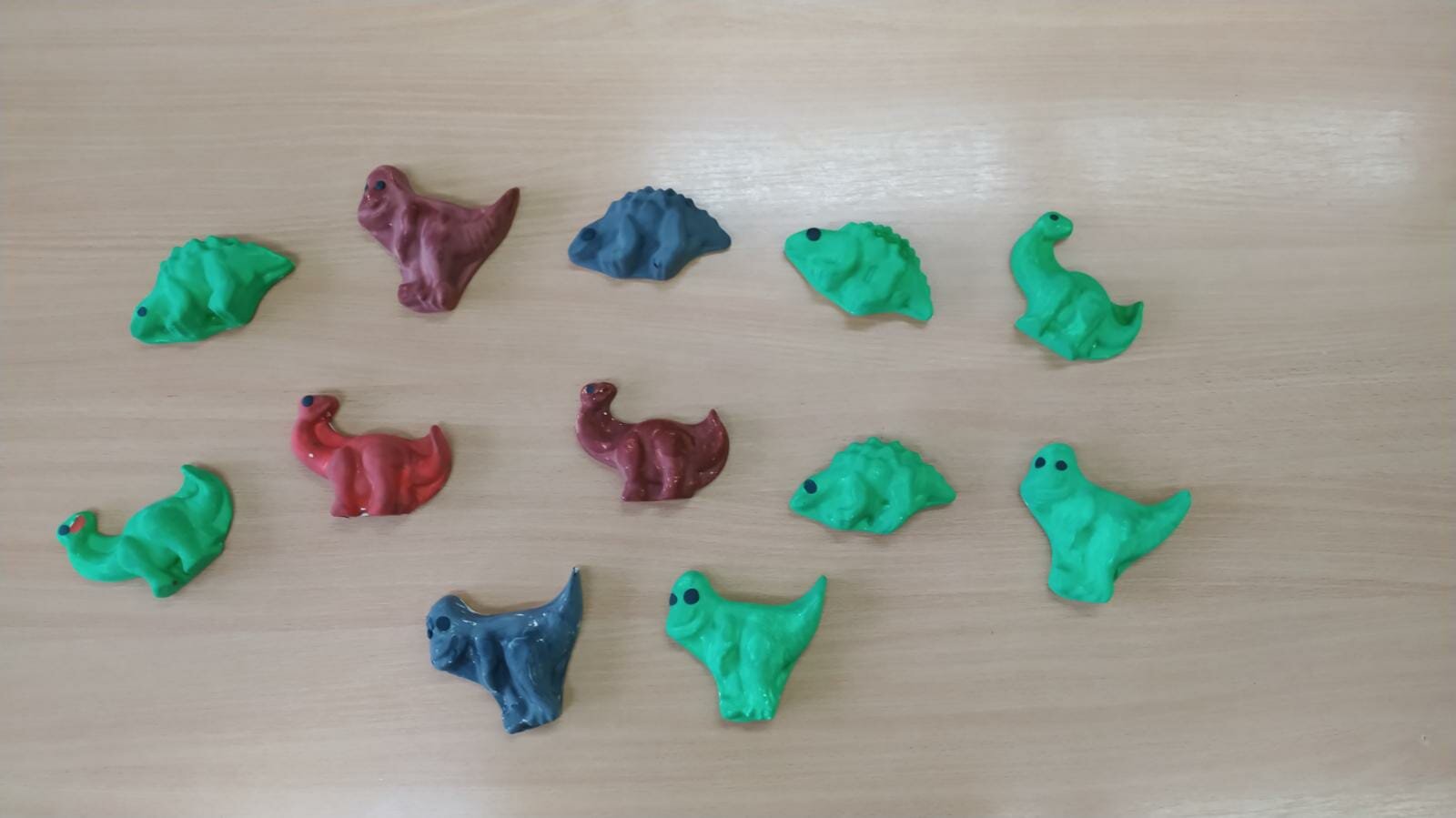 Dinozaury figurki - Dzień Dinozaura-min