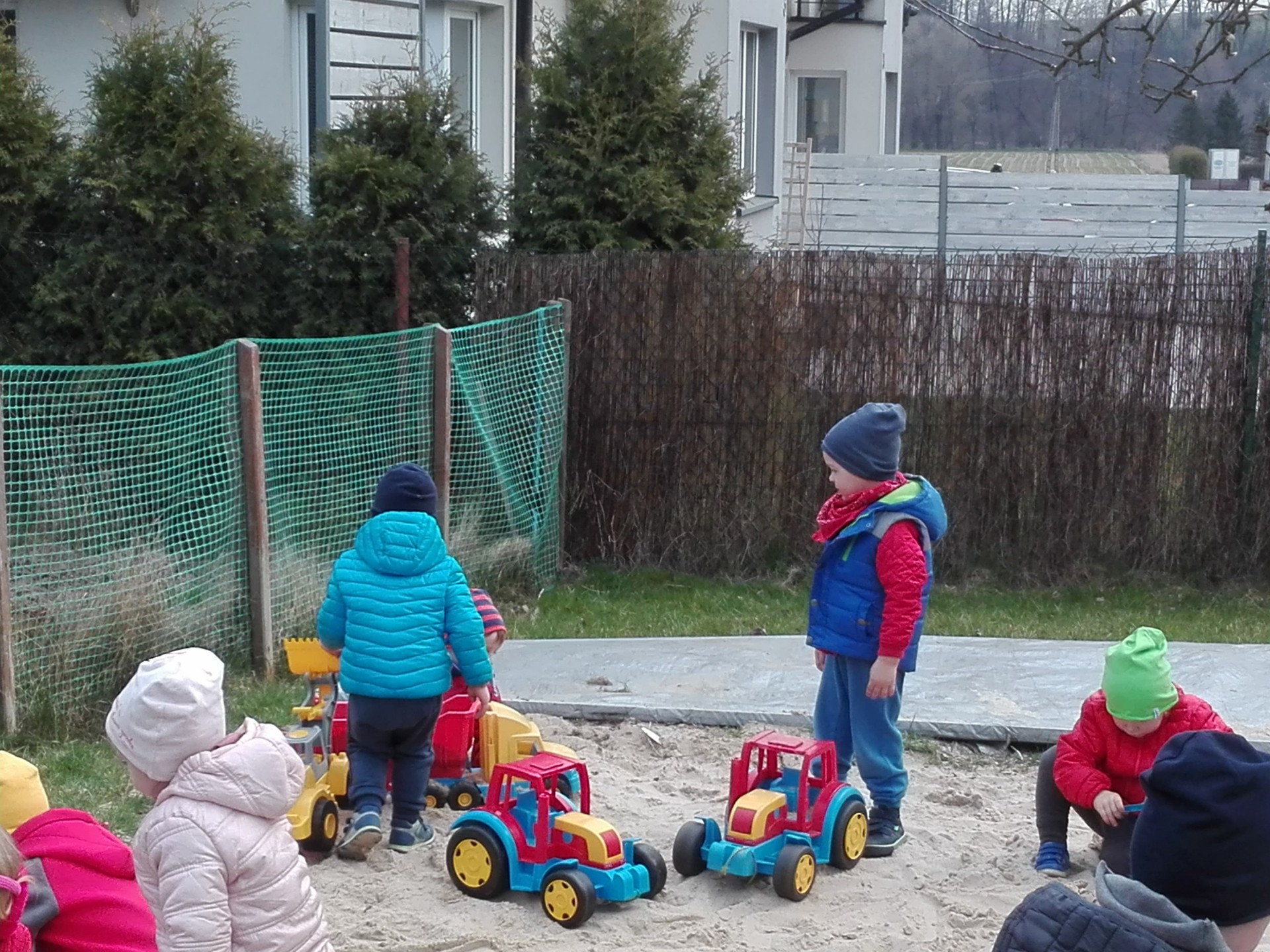 Przewodnik Metodyczny Plac Zabaw 4 Latek Plac zabaw 4 - Niepubliczne Przedszkole Promyczek w Michałowicach