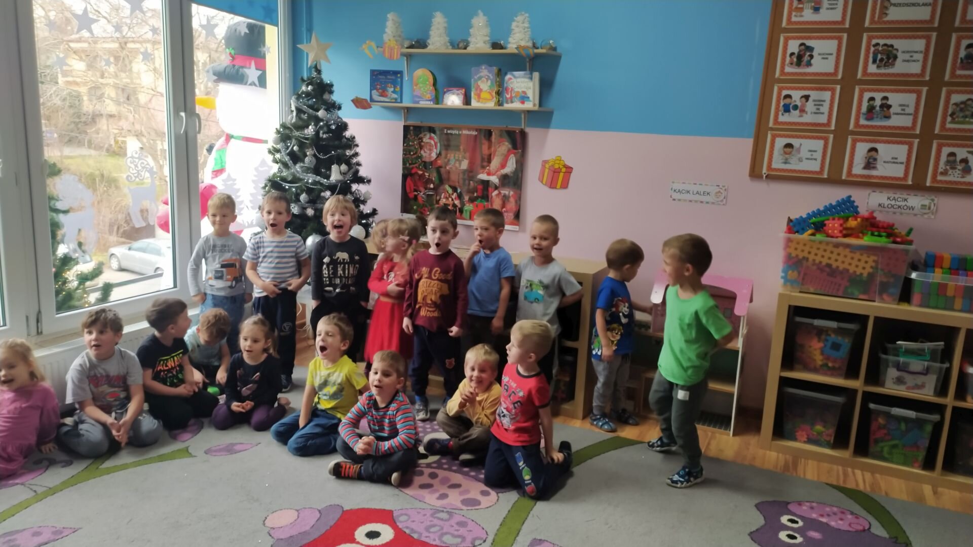 Ubieranie Choinki 2021 - Skrzaty (16)