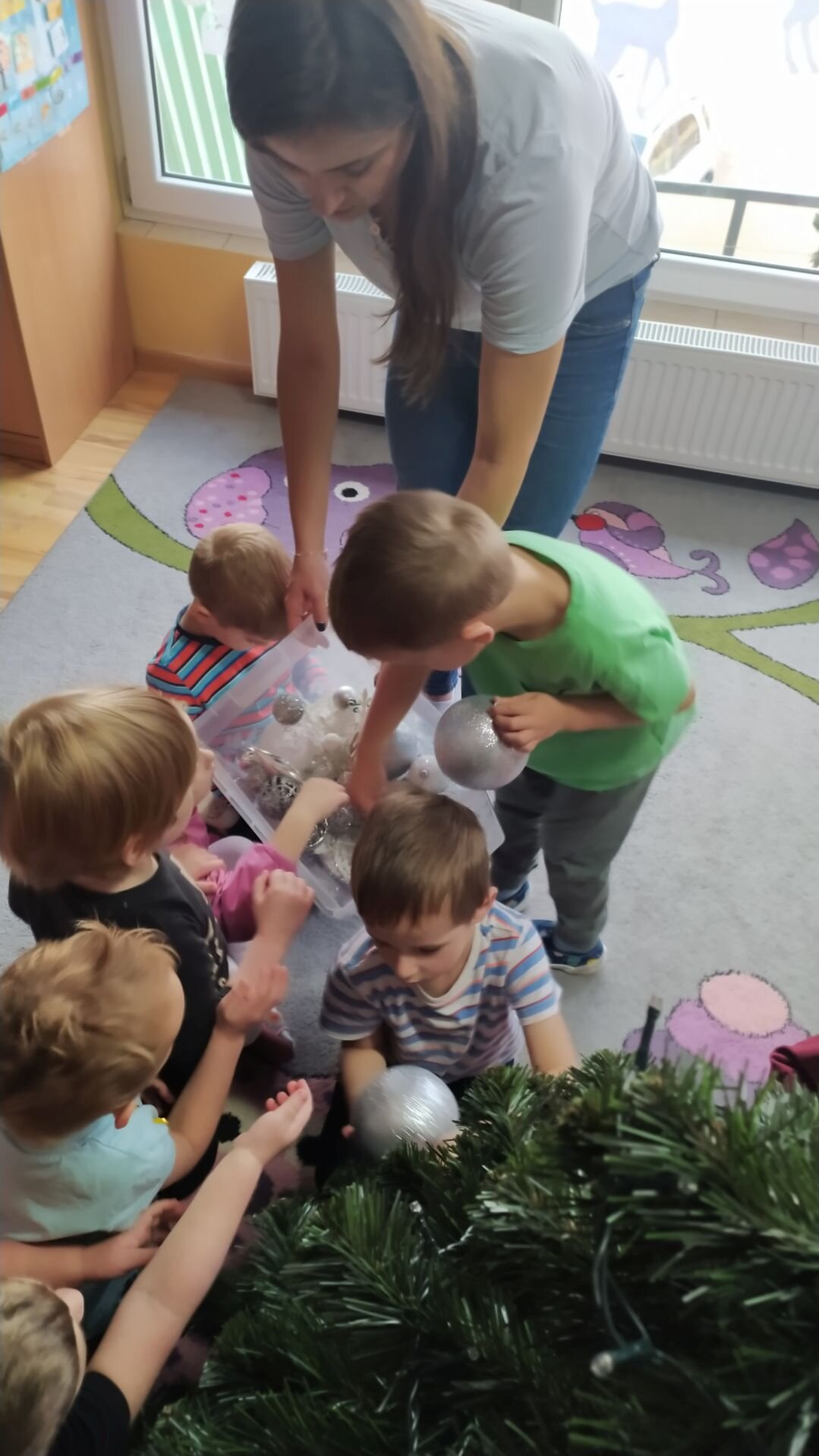 Ubieranie Choinki 2021 - Skrzaty (3)