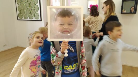 Wycieczka do Muzeum Iluzji Kraków - Skrzaty (10)-min