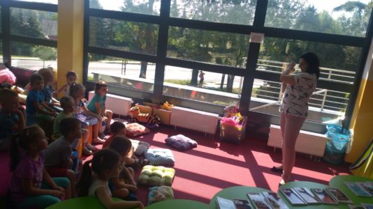 Wyjście do biblioteki - gr. Biedronki 02